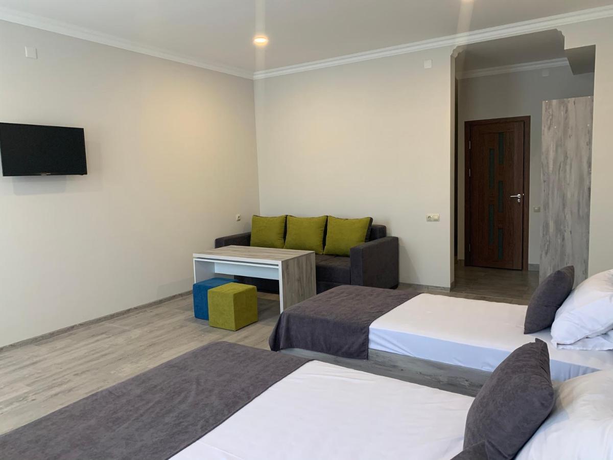 Hotel Menua Erévan Extérieur photo