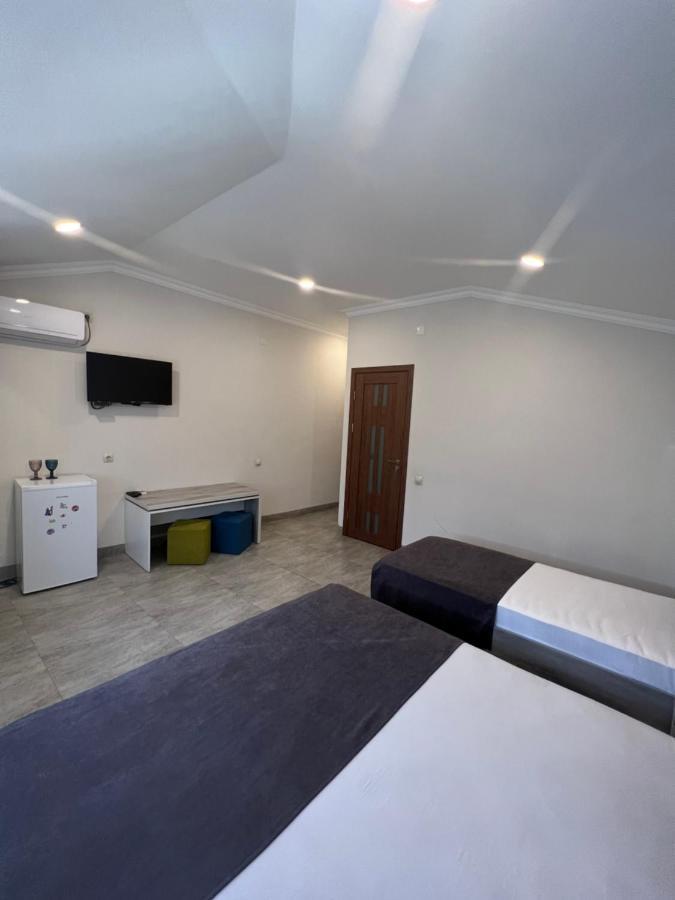 Hotel Menua Erévan Extérieur photo