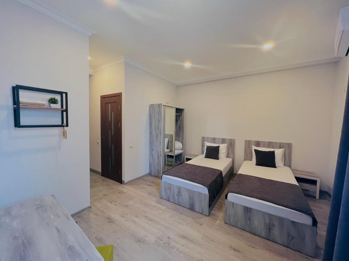 Hotel Menua Erévan Extérieur photo