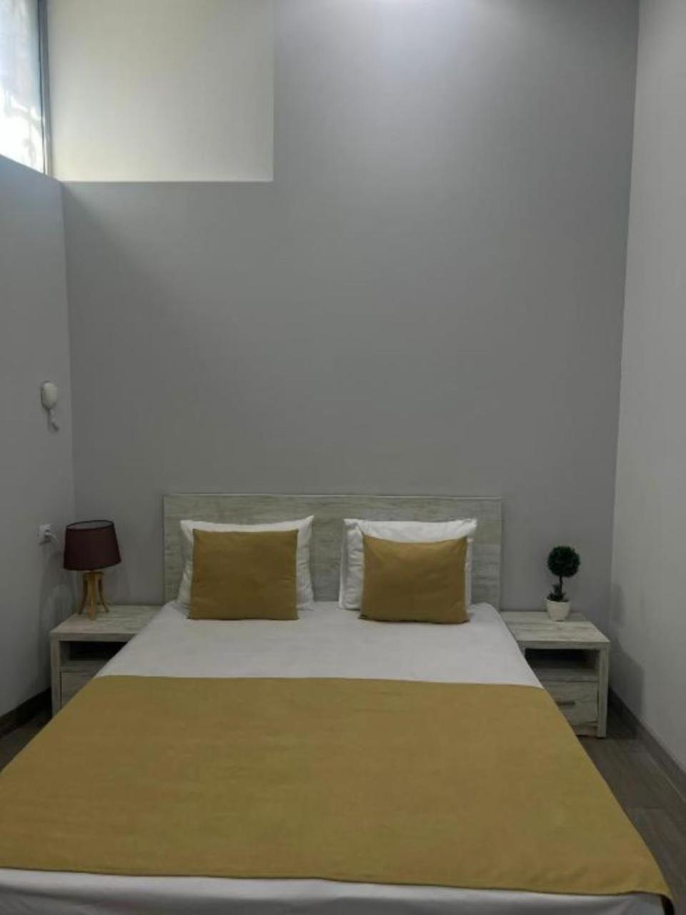 Hotel Menua Erévan Extérieur photo