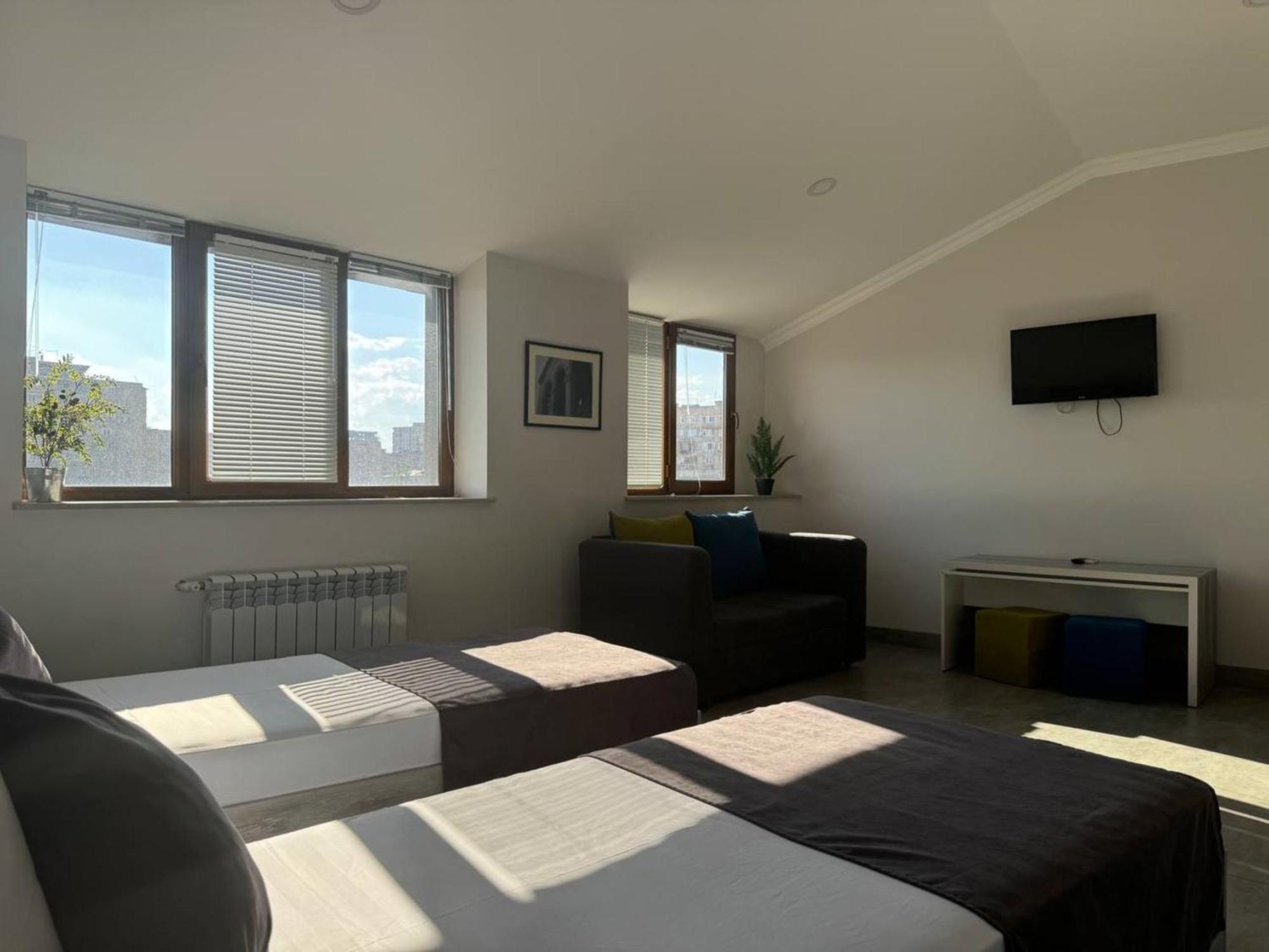 Hotel Menua Erévan Extérieur photo