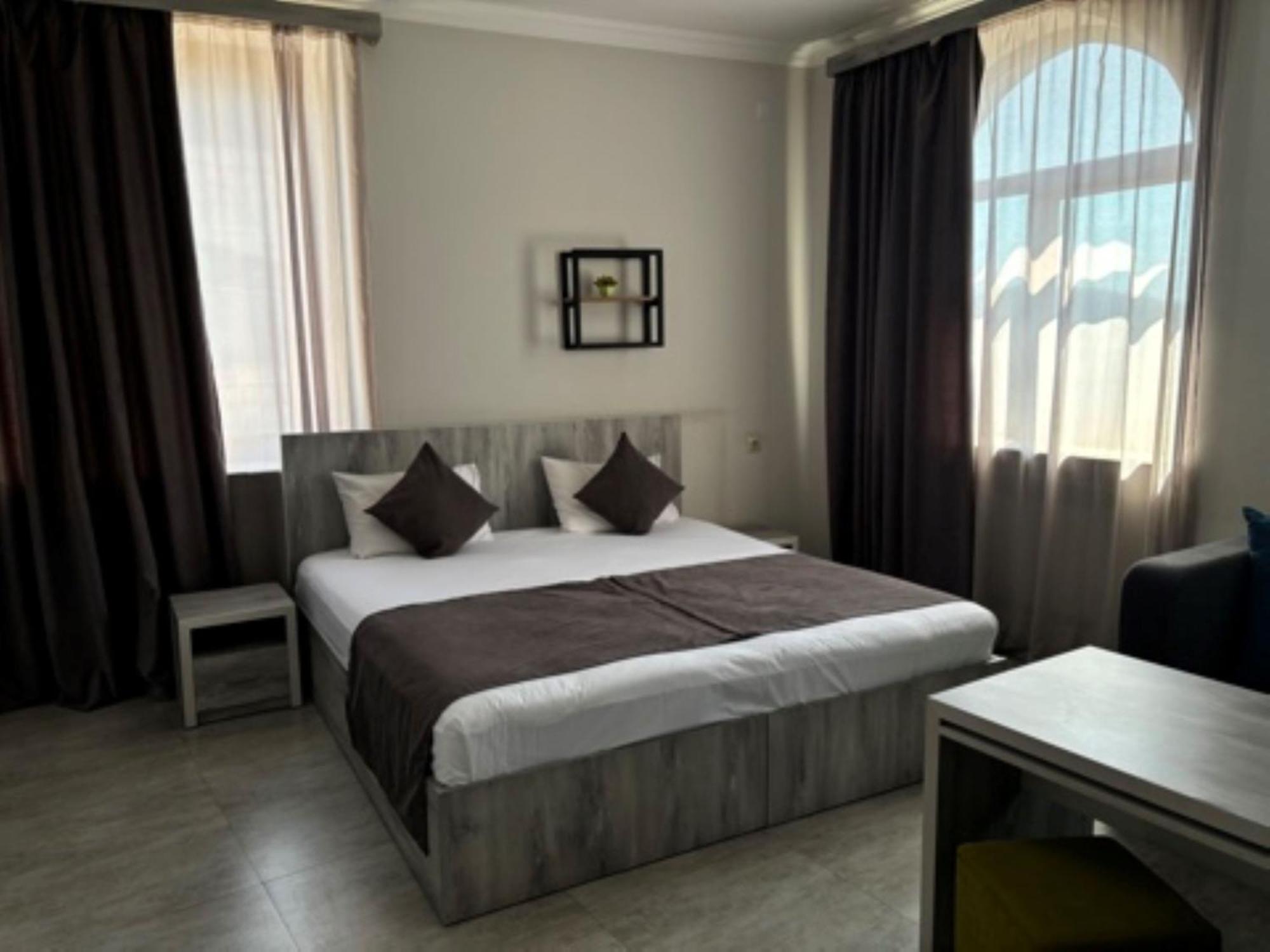 Hotel Menua Erévan Extérieur photo