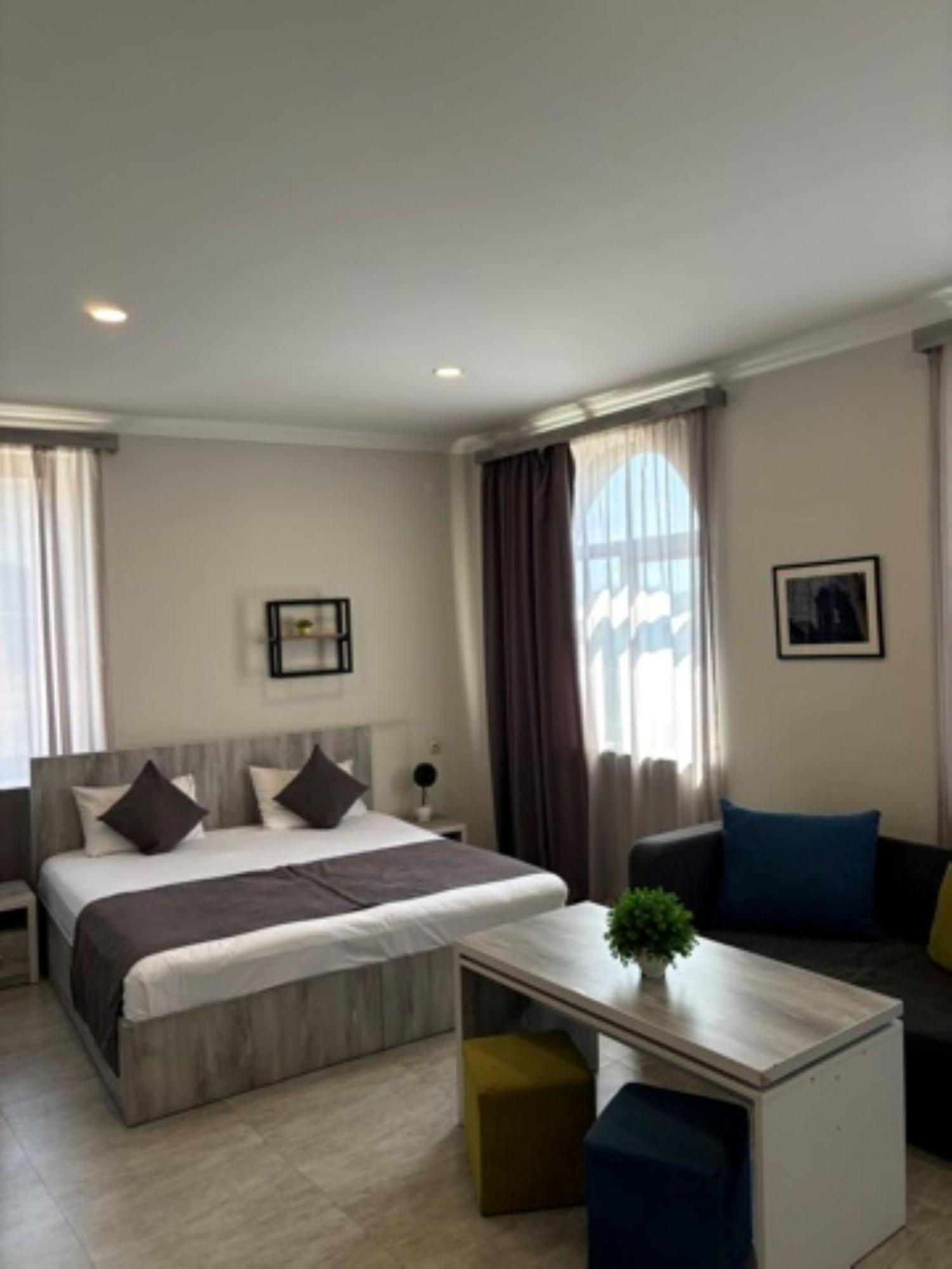 Hotel Menua Erévan Extérieur photo