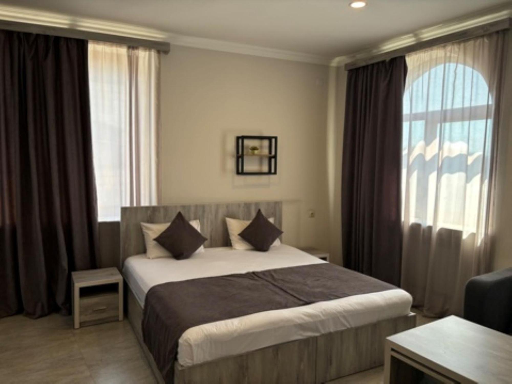 Hotel Menua Erévan Extérieur photo