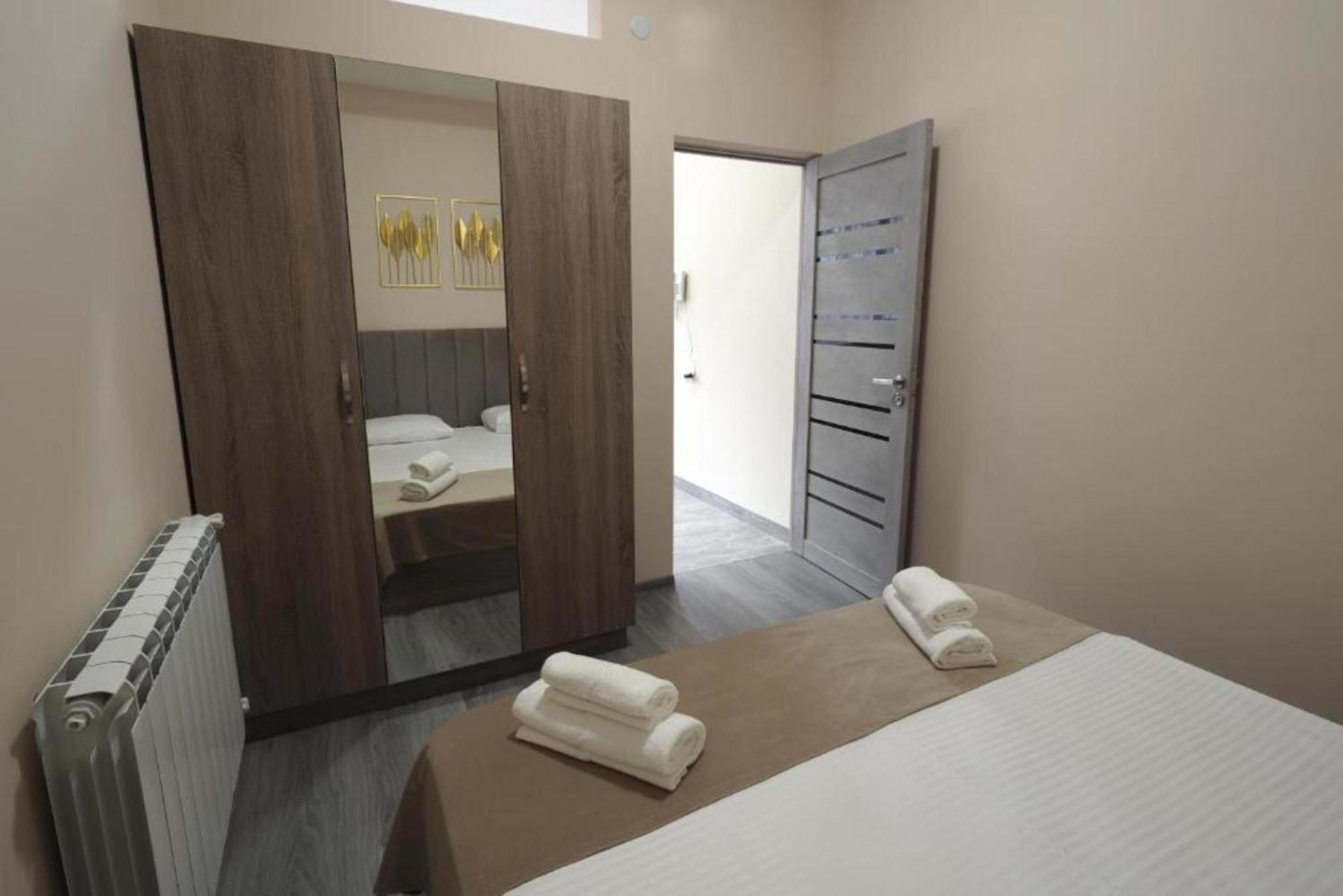 Hotel Menua Erévan Chambre photo