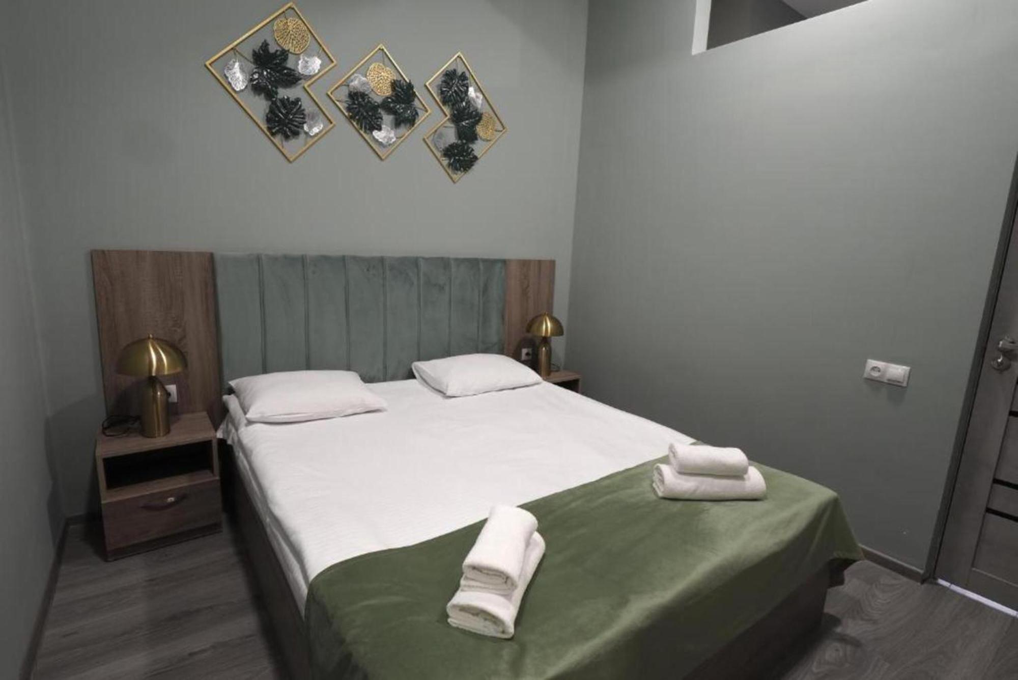 Hotel Menua Erévan Chambre photo