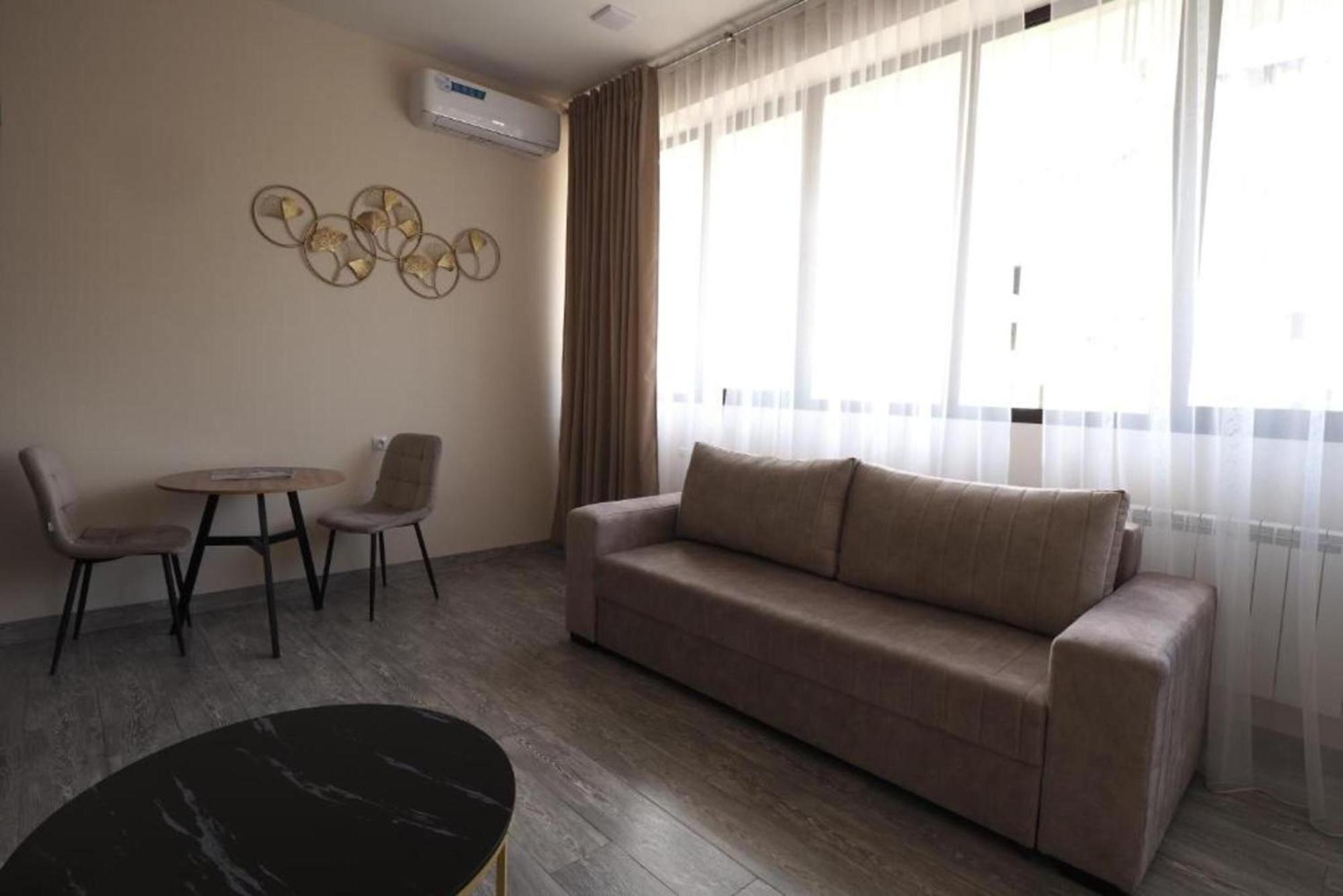 Hotel Menua Erévan Chambre photo