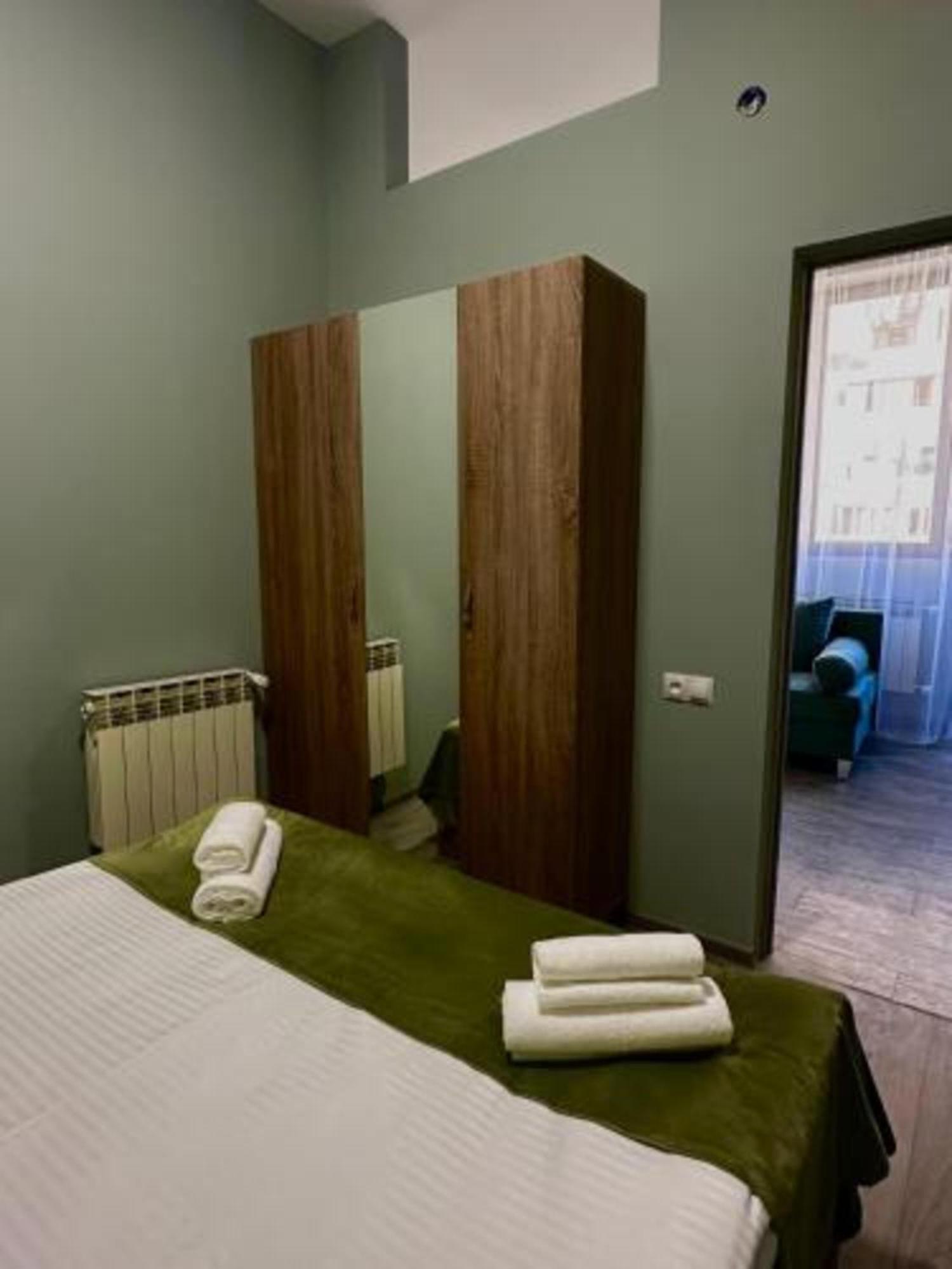 Hotel Menua Erévan Chambre photo