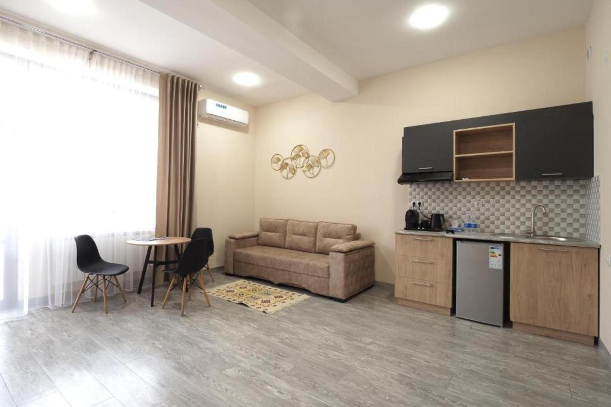 Hotel Menua Erévan Chambre photo