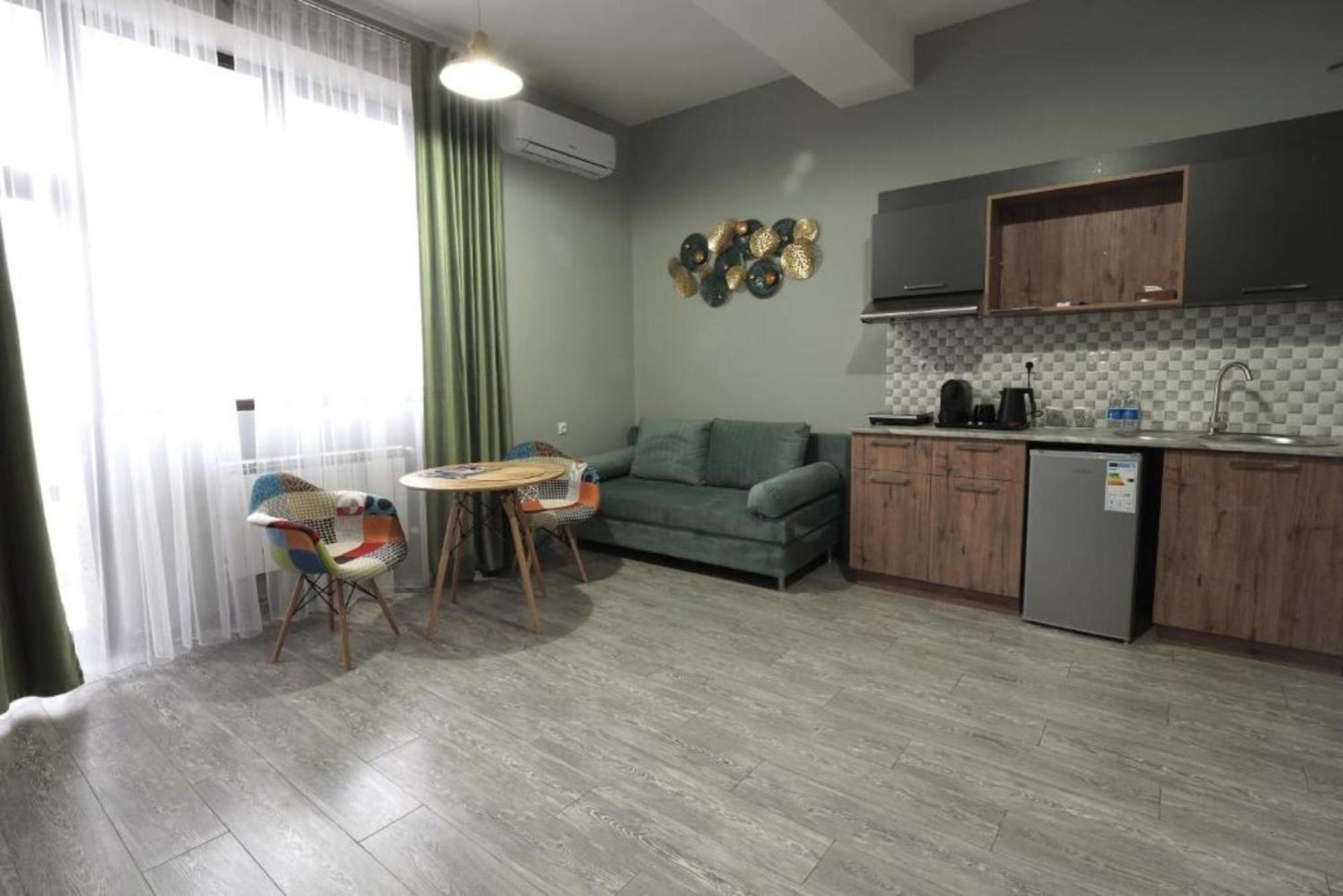 Hotel Menua Erévan Chambre photo